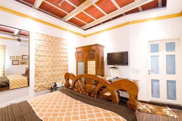 The Corner Courtyard Hotel Kolkata Bagian luar foto