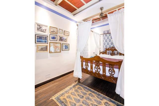 The Corner Courtyard Hotel Kolkata Bagian luar foto