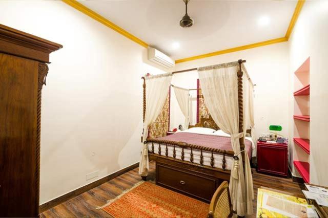 The Corner Courtyard Hotel Kolkata Bagian luar foto
