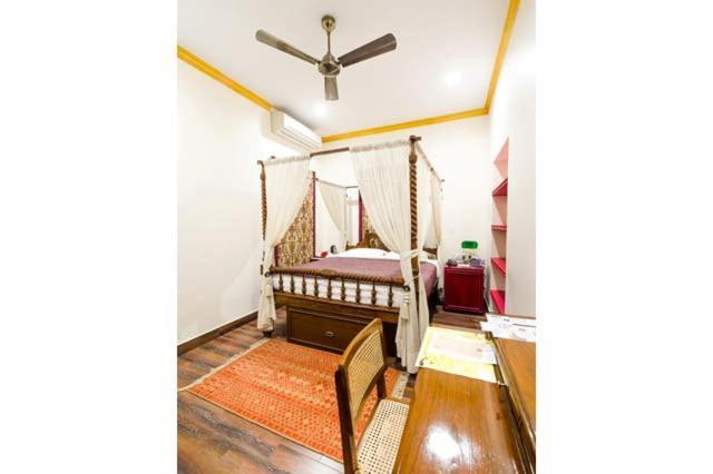 The Corner Courtyard Hotel Kolkata Bagian luar foto