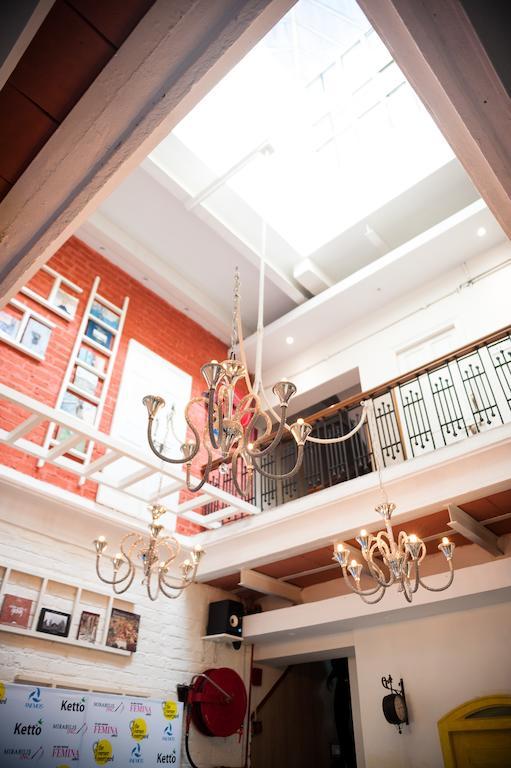 The Corner Courtyard Hotel Kolkata Bagian luar foto